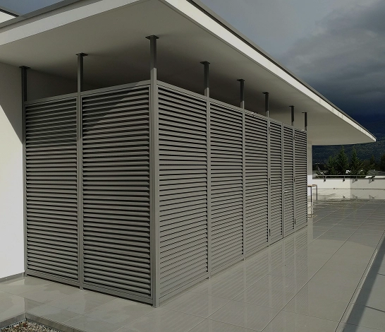 Belledonne Serrurerie à Saint-Martin-d'Hères (38) propose des créations acier sur-mesure (portes, portails, garde-corps, escaliers, pergolas, clôtures...)